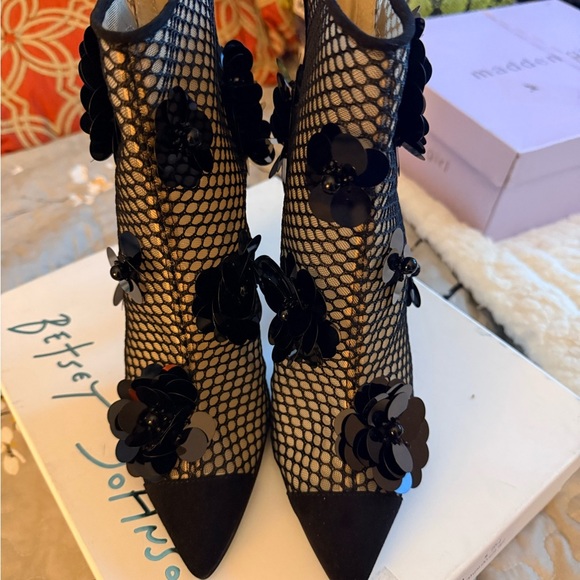 Betsey Johnson Shoes - Betsey Johnson Black Floral Mesh Pointed Booties